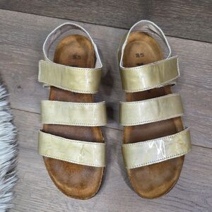 Naot Women's Laura Sandals Gold Pearl Patent Leather Sandals 38